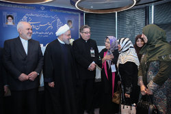 دیدار صمیمی رئیس جمهور با ایرانیان مقیم مالزی/تصاویر