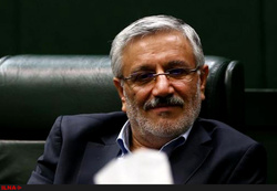 نماینده مجلس: شایعه قرار گرفتن ایران در لیست سیاه FATF ظرف ۴ ساعت شاخص‌های ارزی را تحت تاثیر قرار داد/ برخی می‌خواهند عواید ناشی از حل مسأله FATF به جیب خودشان برود