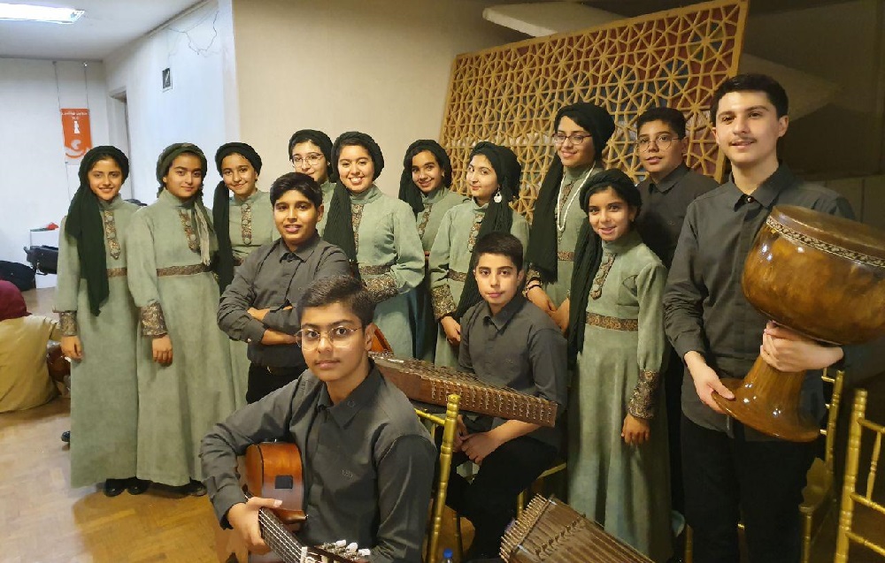 با نوای سازت، پرنیان خرم مینوازی .... با نوای سازت، پرنیان خرم مینوازی ....