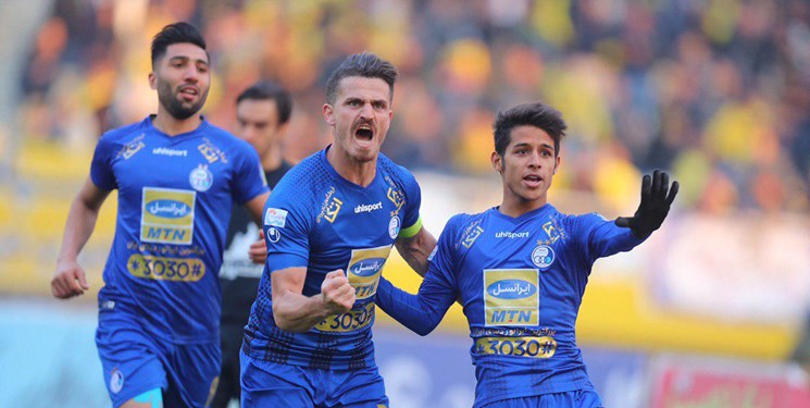 غفوری: به این استقلال افتخار می‌کنم/ وزارت ورزش به کسر قرارداد از بازیکنان ورود کند