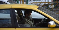 ابلاغیه جدید به تاکسی‌ها: فقط دو مسافر در صندلی عقب سوار شوند