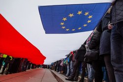 نگرانی اتحادیه اروپا از  رأی‌گیری پستی در انتخابات لهستان