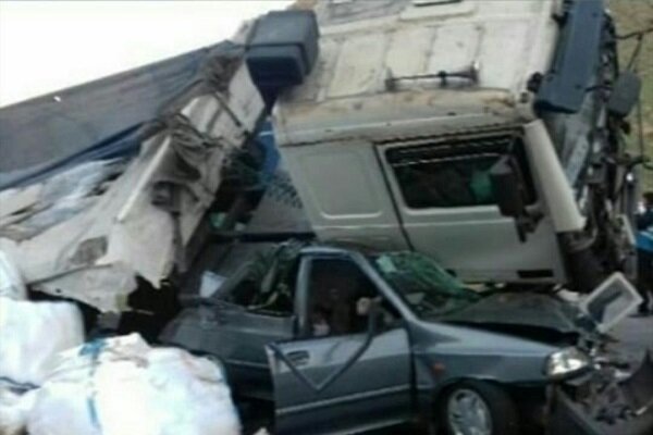 تصادف ۱۲ خودرو در جاده منجیل به رودبار/ ۴ نفر کشته شدند
