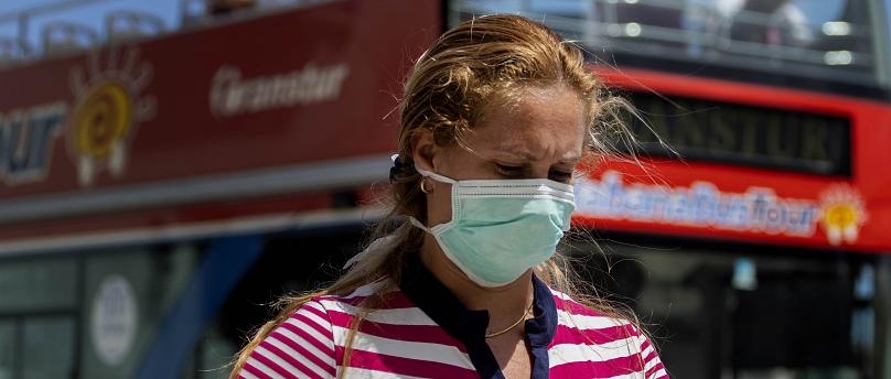اساتید دانشگاه‌های علوم پزشکی: ویروس کرونا در هوا باقی نمی‌ماند
