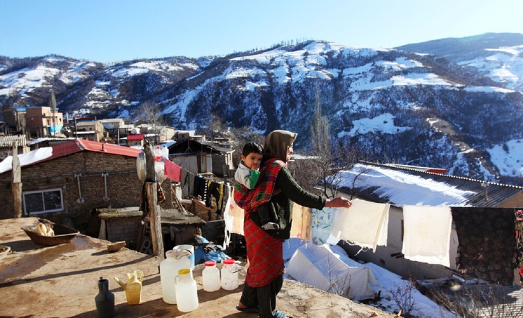 تصاویر| چادرنشینی زلزله‌زدگان رامیان در برف زمستان