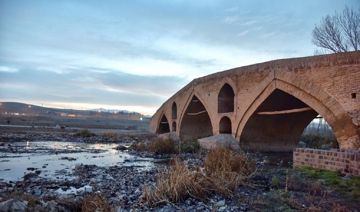 تصاویر| پل تاریخی میربهاءالدین غرق در زباله