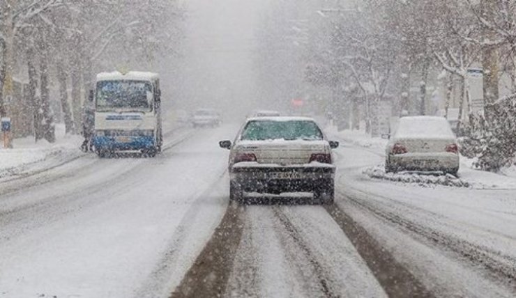 جاده‌های ۴ استان برفی و بارانی است