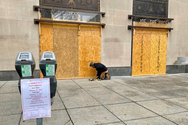 هواداران ترامپ مقابل کنگره تجمع کردند