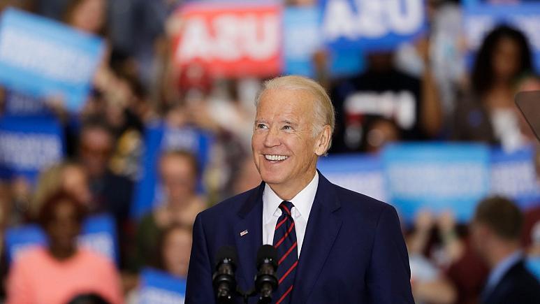 در روز سیاه کنگره آمریکا چه گذشت؟ طرفداران تئوری توطئه «کیو-انان» کیستند و چه میگویند؟ در روز سیاه کنگره آمریکا چه گذشت؟ طرفداران تئوری توطئه «کیو-انان» کیستند و چه میگویند؟