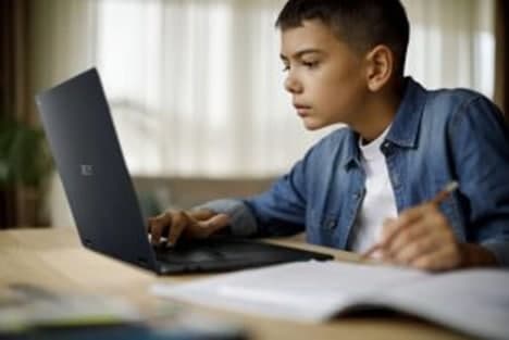 چگونه یک آموزشگاه آنلاین با درآمد رویایی تاسیس کنیم؟