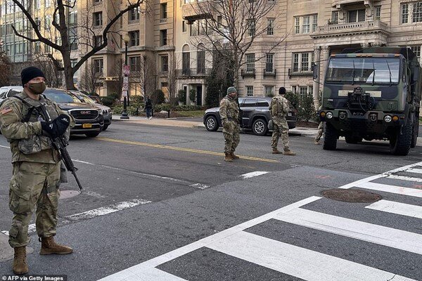 واشنگتن برای جنگ آماده میشود!/عکس واشنگتن برای جنگ آماده میشود!/عکس