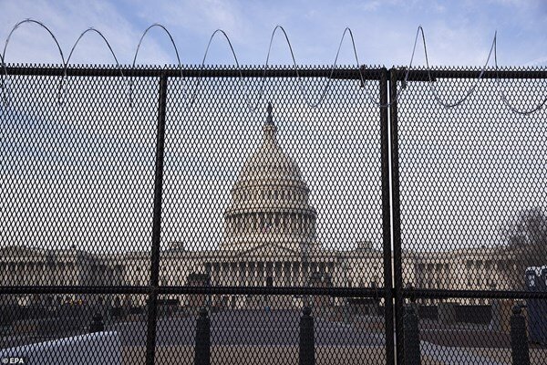 واشنگتن برای جنگ آماده میشود!/عکس واشنگتن برای جنگ آماده میشود!/عکس