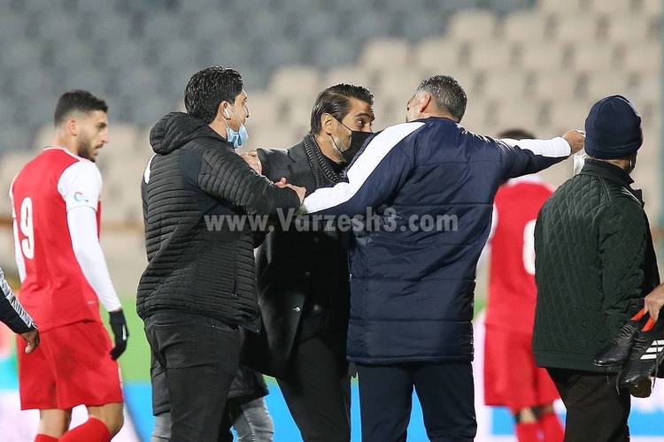 تصاویرپ جنجال هاشمی‌نسب در پایان دیدار پرسپولیس و فولاد