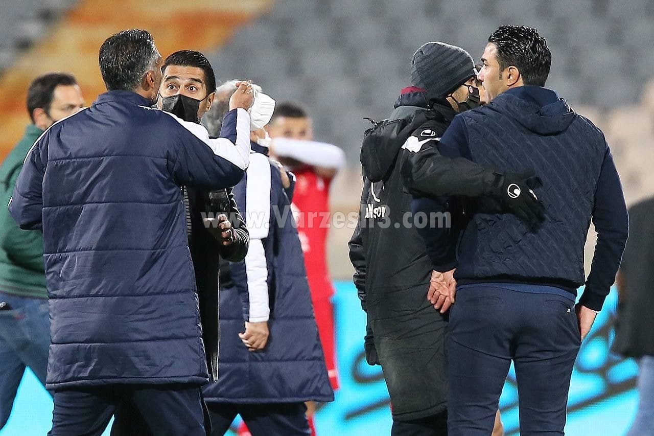 تصاویرپ جنجال هاشمی‌نسب در پایان دیدار پرسپولیس و فولاد