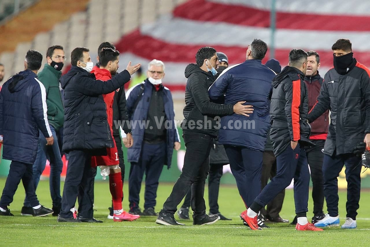 تصاویرپ جنجال هاشمی‌نسب در پایان دیدار پرسپولیس و فولاد