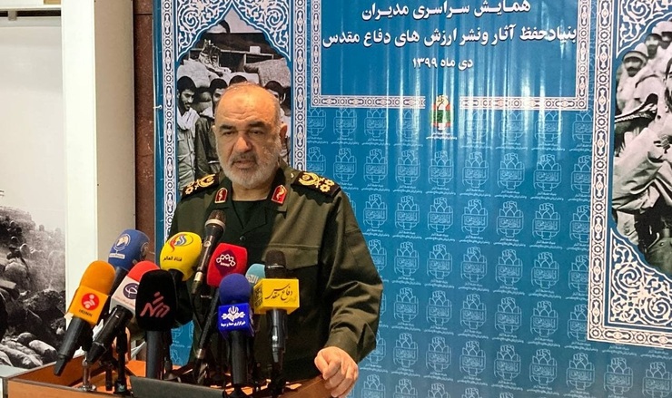 فرمانده سپاه: دست‌های ما به نیابت از مردم ایران بر روی ماشه است