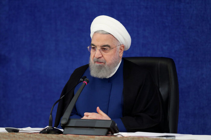 روحانی: در این شرایط سخت، صف‌های مردم برای نان و مواد غذایی شکل نگرفت!