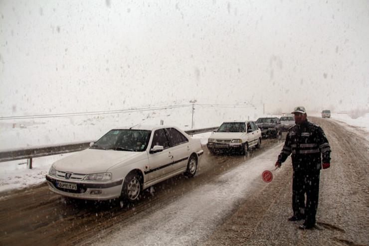 بازگشایی تمام محورهای مسدود شده با برف و کولاک/ ترافیک پرحجم در سه جاده منتهی به تهران