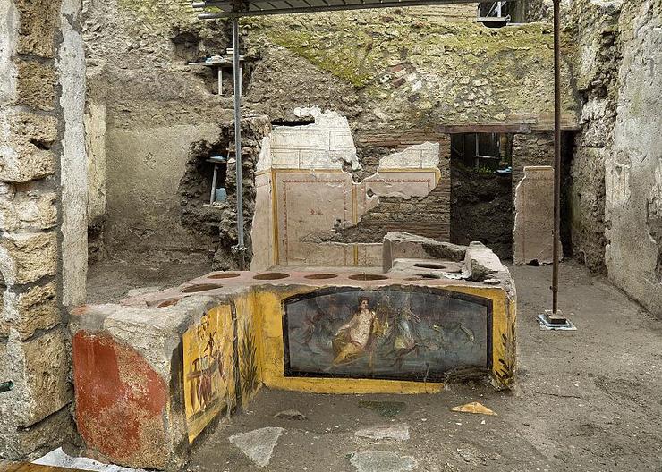 عکس| کشف «فست‌فود» ۲۰۰۰ ساله در ویرانه‌های پمپئی