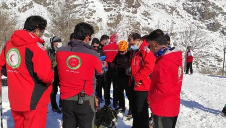 رئیس فدراسیون کوهنوردی: ارتفاع برف پس از ریزش بهمن ۱۵ متر شده/ هنوز ۲ کوهنورد مفقودند