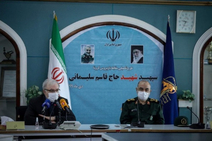 تصویر| انتقاد از حذف عکس امام خمینی پشت سر فرمانده سپاه