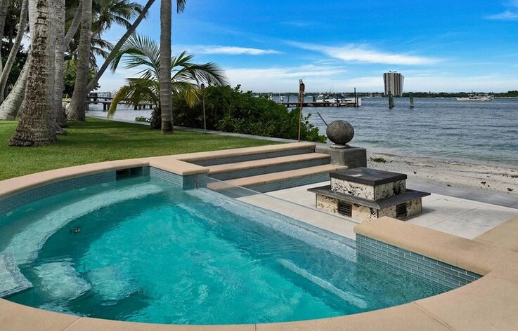 ولخرجی بزرگ سیلوستر استالونه برای خرید ویلای اشرافی / عکس