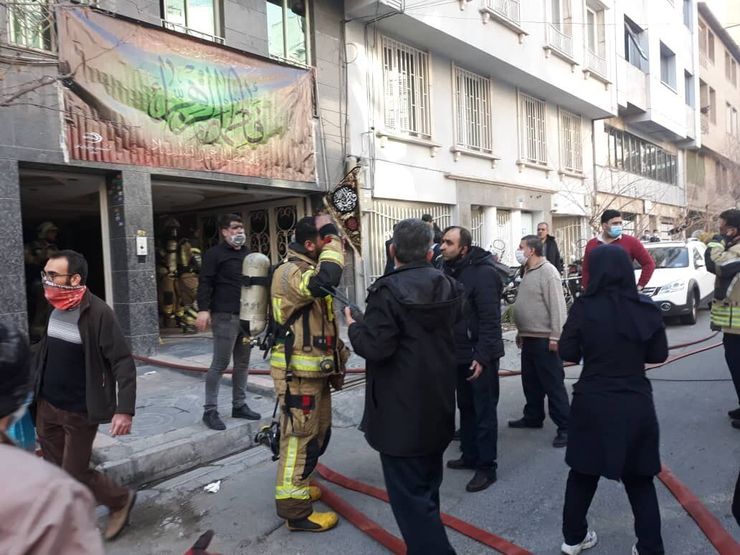 آتش سوزی ساختمان اداری در خیابان بخارست تهران ۳۵ نجات یافته داشت