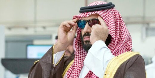 ولیعهد سعودی بن نایف را نقره داغ کرد ولیعهد سعودی بن نایف را نقره داغ کرد