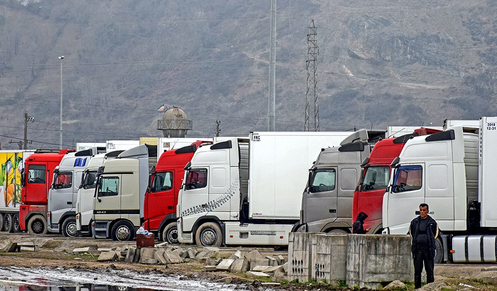 تصاویر| ترافیک کامیون‌های خارجی در آستارا