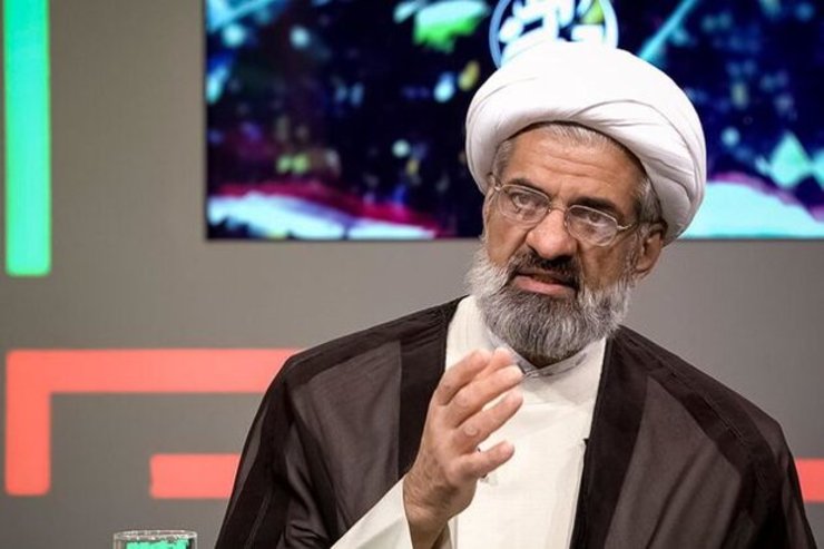 حمله توهین‌آمیز یک روحانی به رئیس‌جمهور: شاید پای منقل نشسته‌!
