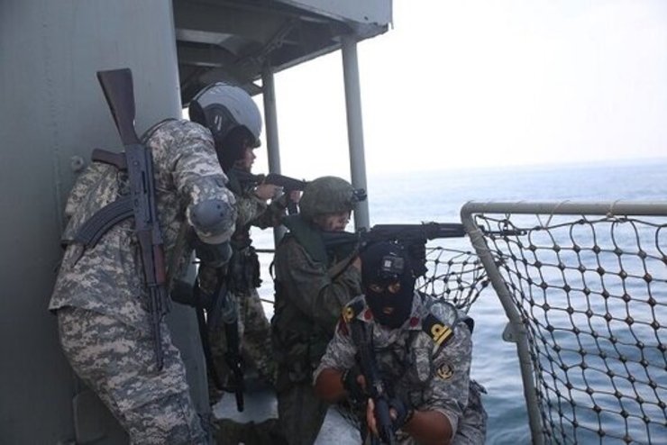 عملیات آزادسازی کشتی ربوده شده توسط دزدان دریایی/ رزمایش مشترک ایران، روسیه و هند