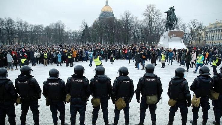 تصاویر| تظاهرات گسترده در دمای منفی ۵۰؛ در روسیه چه خبر است؟