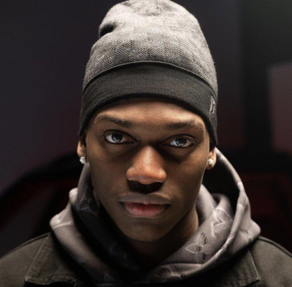 فوتبالیستی که رسما خواننده شد/عکس فوتبالیستی که رسما خواننده شد/عکس