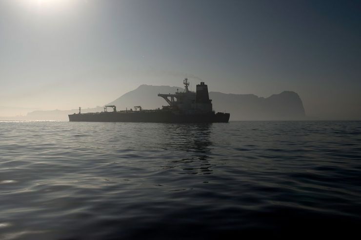 یک نفتکش ایران در آب‌های اندونزی توقیف شد