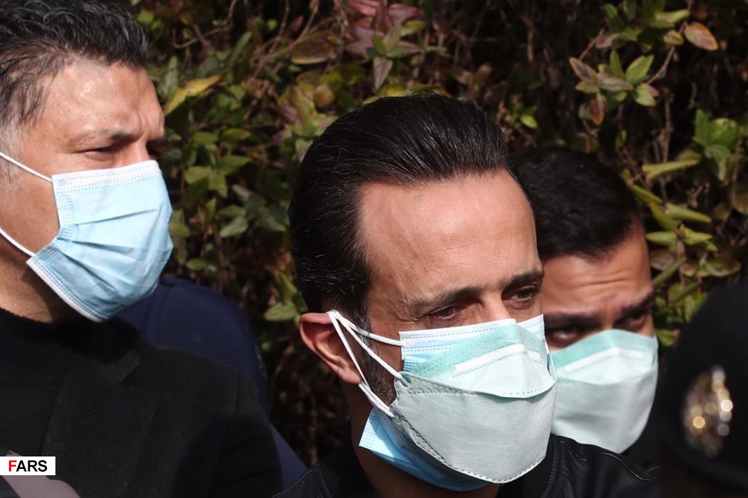 عکس| تعداد ماسکهای علی کریمی در مراسم تشییع میناوند عکس| تعداد ماسکهای علی کریمی در مراسم تشییع میناوند