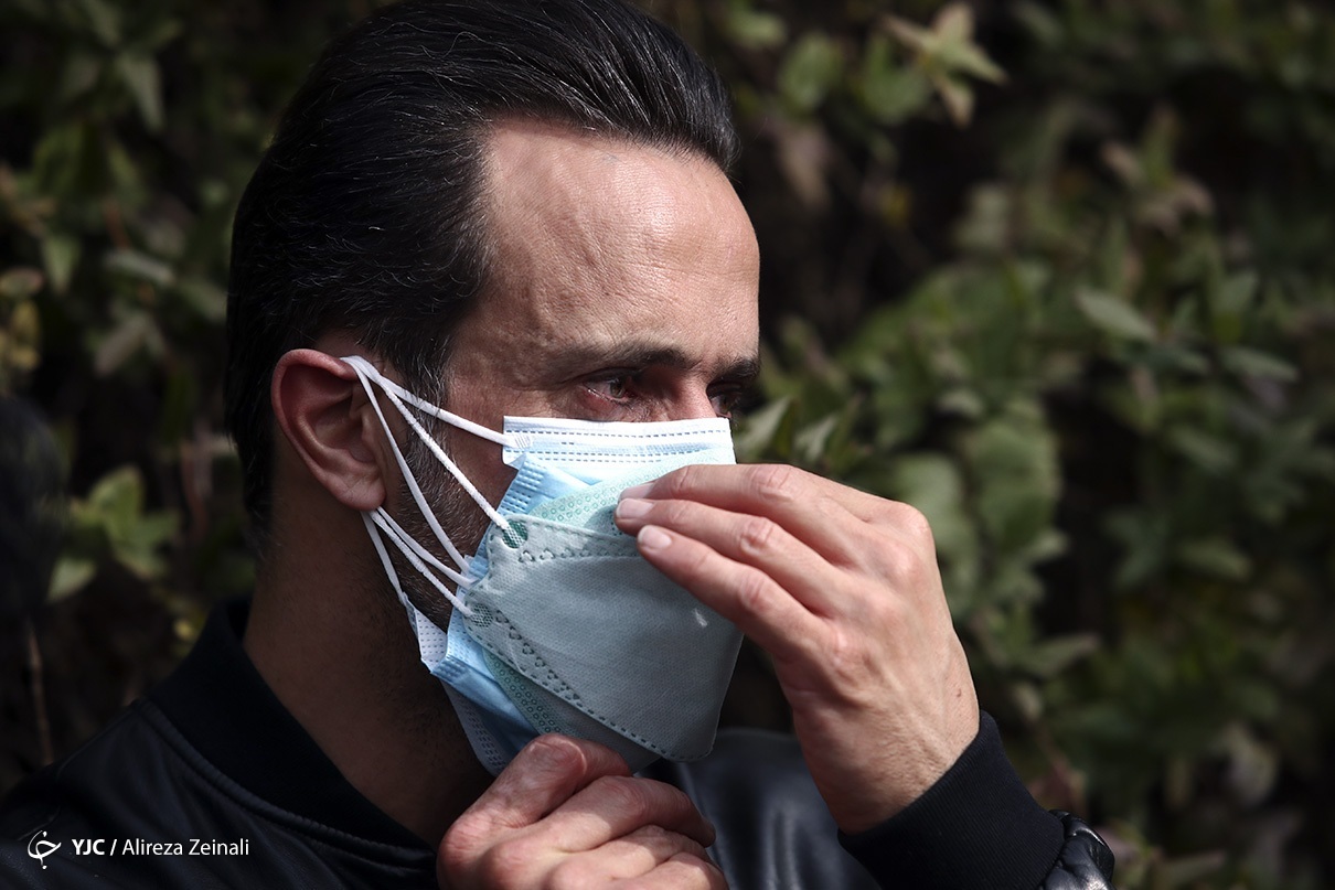 عکس| تعداد ماسکهای علی کریمی در مراسم تشییع میناوند عکس| تعداد ماسکهای علی کریمی در مراسم تشییع میناوند