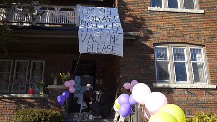 خواسته زن کانادایی برای تولد ۹۴ سالگی: هدیه نمی‌خواهم فقط واکسن لطفا!