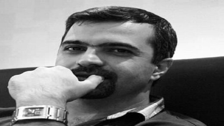 علی اکرمی، روزنامه‌نگار و فعال سیاسی، بر اثر کرونا درگذشت