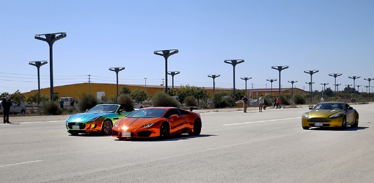 تصاویر| مسابقات اتومبیلرانی با خودروهای میلیاردی در کیش