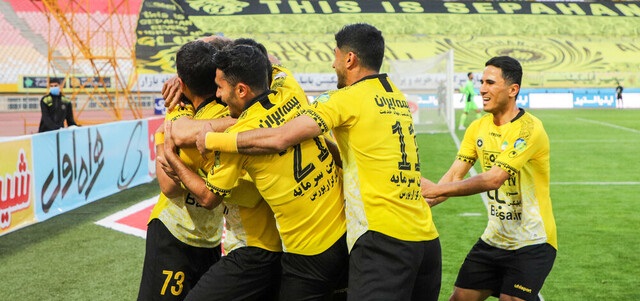 قلعهنویی با شکست از اصفهان بدرقه شد/سپاهان در انتظار لغزش پرسپولیس