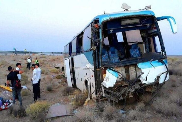تصادف اتوبوس با کامیون در رودان/ ۵ نفر کشته شدند