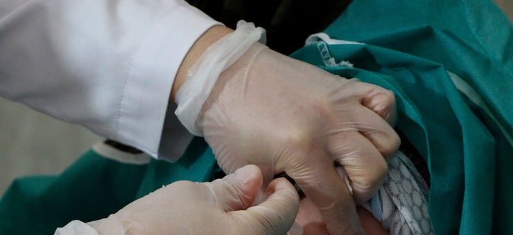 مردم خوزستان تا بهار ۱۴۰۰ واکسینه می‌شوند