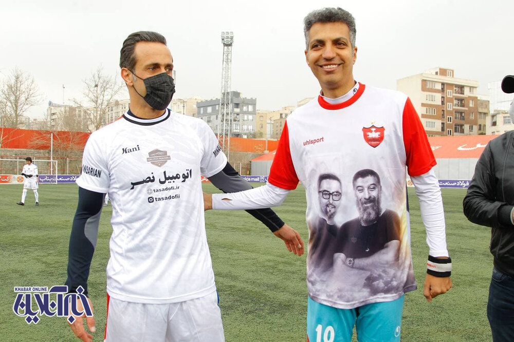 عادل فردوسی پور و علی کریمی در آغوش یکدیگر/عکس عادل فردوسی پور و علی کریمی در آغوش یکدیگر/عکس