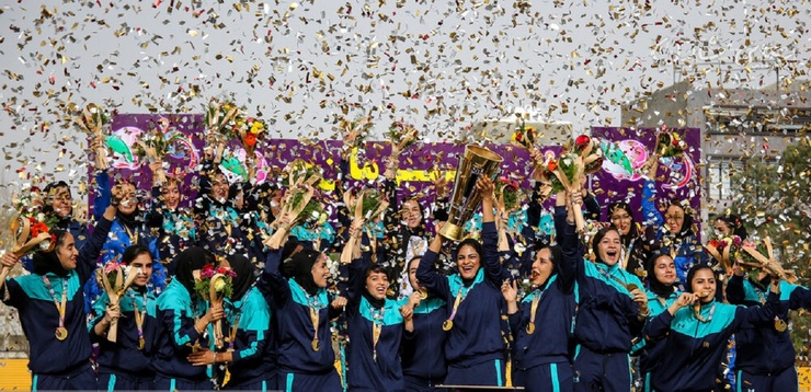 تصاویر| جشن قهرمانی شهرداری سیرجان در لیگ برتر فوتبال زنان