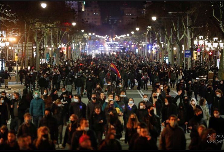 تظاهرات خیابانی اسپانیا به خشونت کشیده شد