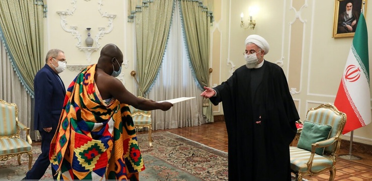 تصاویر| پوشش خبرساز سفیر جدید غنا در دیدار با روحانی