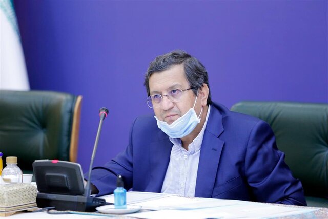 توضیحات همتی درباره سیاستهای ارزی بانک مرکزی