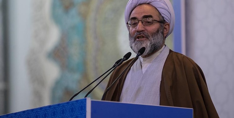 امام جمعه رشت: پوشش زن نباید موجب تحریک دیگران باشد