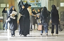 وزارت بهداشت: دانشگاه‌ها احتمالا بعد از ماه رمضان بازگشایی می‌شوند