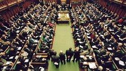 نیمی از اعضای مجلس عوام انگلیس دورکار شدند